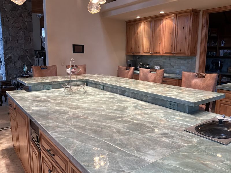 Overview of quartzite island and raised bar